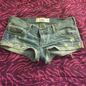 Distressed denim shorts!