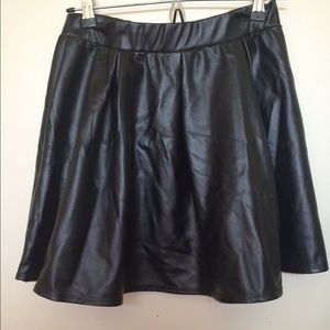 Black skater skirt