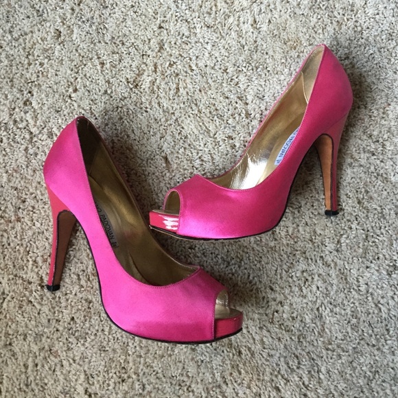 Pink heels - Picture 2 of 4