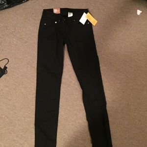 Black skinny jeans with tags from H&M. Never worn