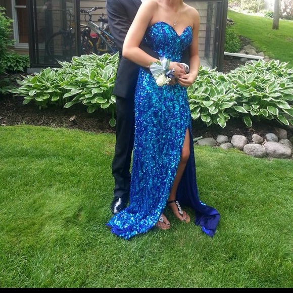 Size 3 all sequin prom dress - Picture 2 of 3