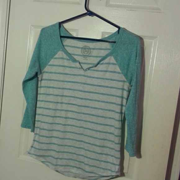 Quarter sleeve shirt