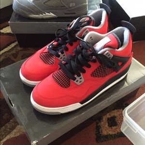 Jordan toro 4s