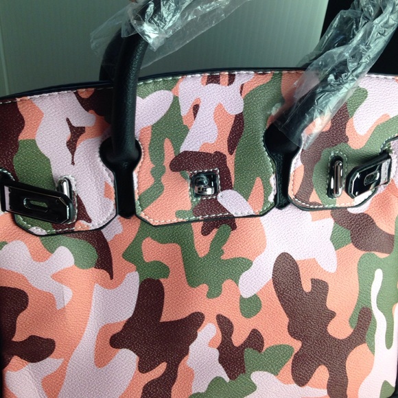 Vegan Leather Pink & Gray Camouflage Trapeze Bag - Picture 2 of 4