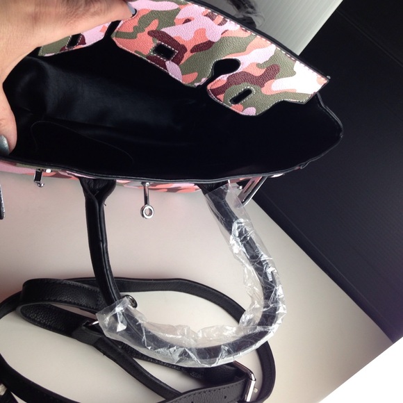 Vegan Leather Pink & Gray Camouflage Trapeze Bag - Picture 3 of 4