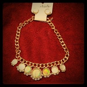 Necklace and ear ring set