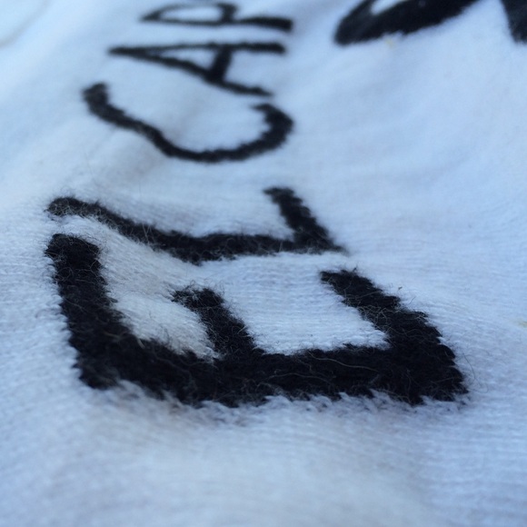 White Sweater shirt. - Picture 4 of 4