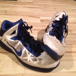 Men's Nike Basketball Shoe
