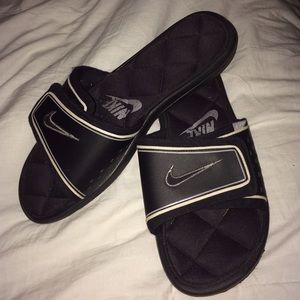 Nike women slides