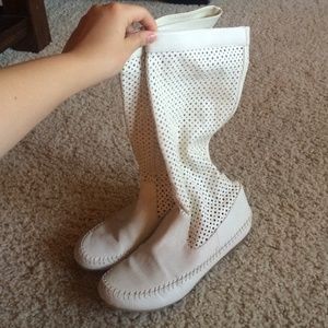 Cream Pleather Scrunchy Boots