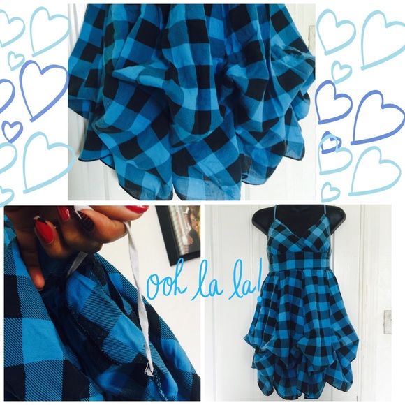 Stunning Convertible Plaid Dress - Picture 4 of 4