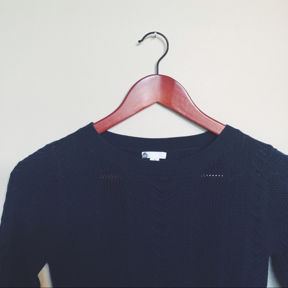 Form Fitting Blue Knit Sweater ✨