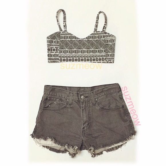 🚫BUNDLED🚫Gray Levi's Cutoffs - High Waisted - Picture 2 of 4