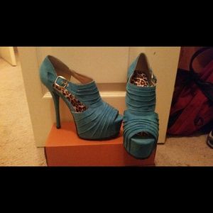 Turquoise Platform 5" Heels