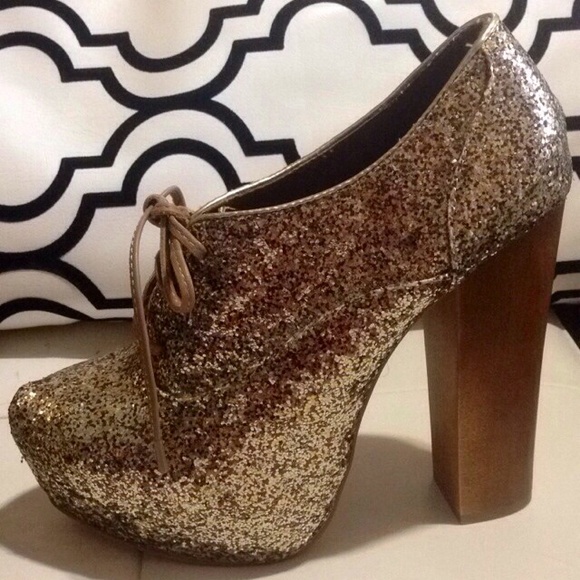 Steve Madden Glider Ankle Booties