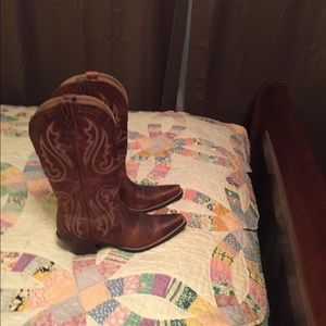 Ariat cowgirl boots