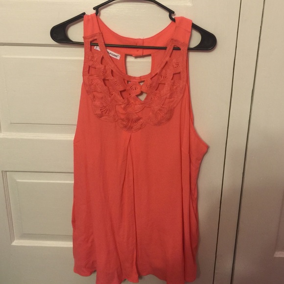 Coral Maurice's top size 2