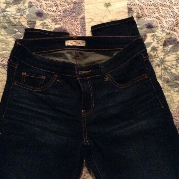 Size 7 hollister skinny jeans