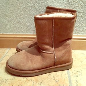 Uggs classic short boots