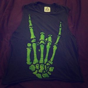 UNIF Cropped Graphic Muscle Tank