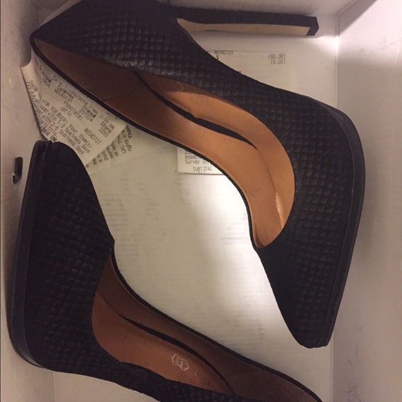Black Aldo  pumps