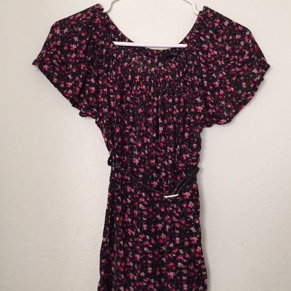 Pretty Flower Top - Picture 2 of 2