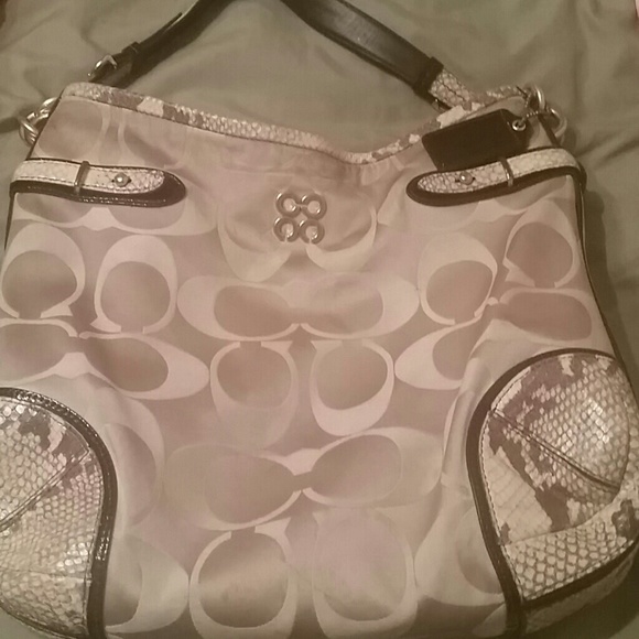 Coach Handbag - Picture 2 of 4
