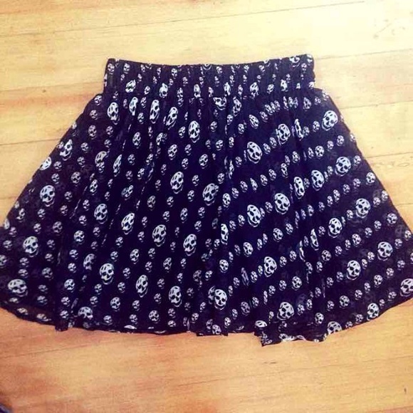 Brandy Melville Dresses & Skirts - Skull Print Skirt