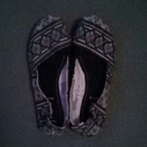 Cute black gray and off white flats??