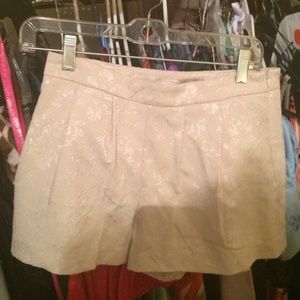 They are forever21 woven cream shorts brand new...