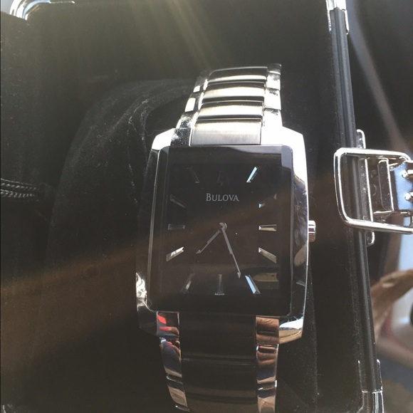 Bulova men's watch silver and black like new.