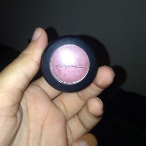 Mac cranberry eyeshadow