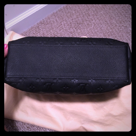 Additional photos of LV