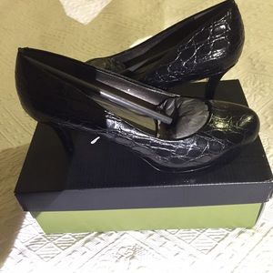 Brand New Trotters Black Croc Pumps