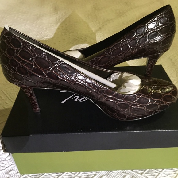 Brand new Croc Trotters Pumps