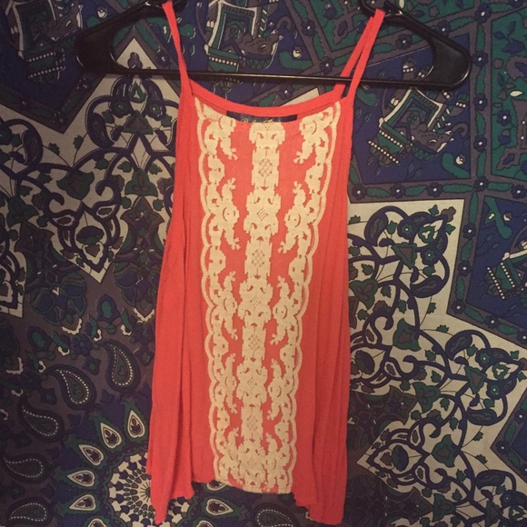 Pink lace tank top - Picture 1 of 2