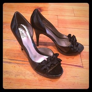 Carlos Santana Size 9 peep toe heel