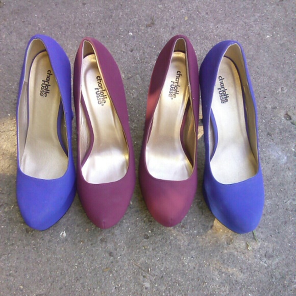 2 pairs of pumps