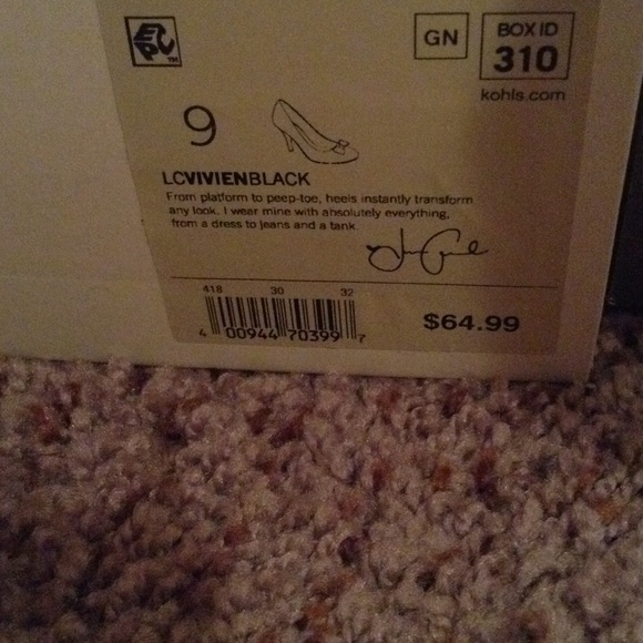 Lauren Conrad patent leather black with gold bow - Picture 4 of 4