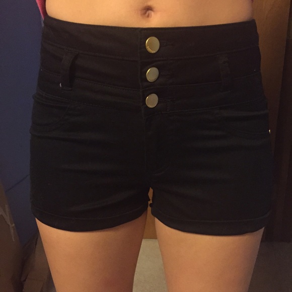 Black high waisted shorts - Picture 1 of 1