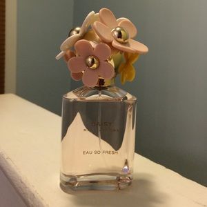 Marc Jacobs daisy perfume