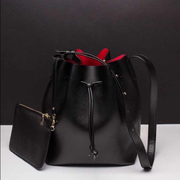 F21 Bucket bag w/ pouch +free$50 value gift