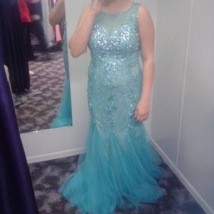 beautiful prom dress!!