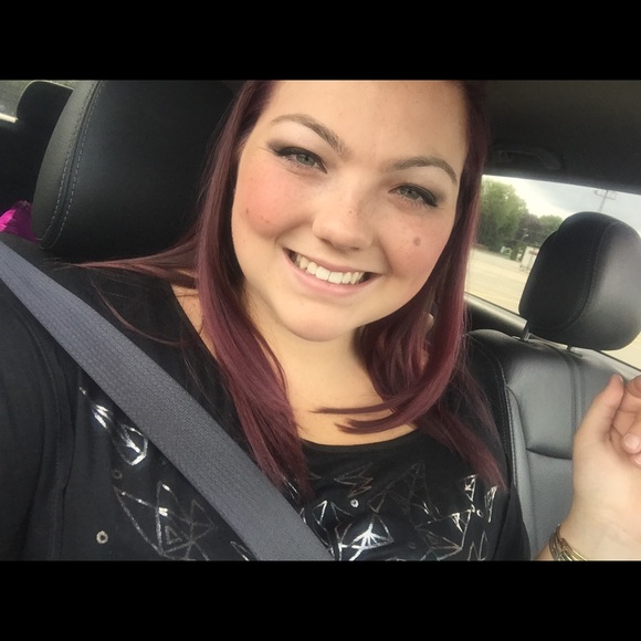 Meet your seller 🌺💋