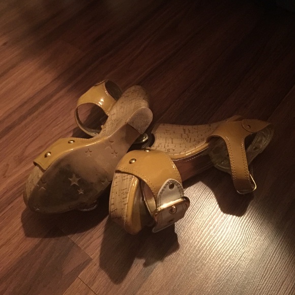 Sandals - Picture 4 of 4