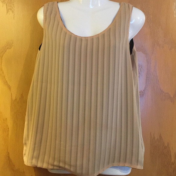 Black Shell with Beige Underlining - Picture 3 of 3