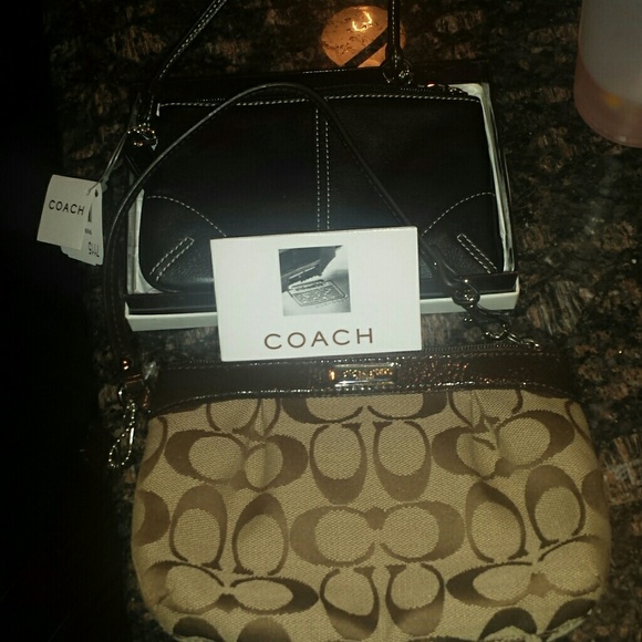 TAN & BROWN COACH WRISTLET - Picture 3 of 3