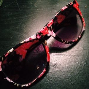 floral sunglasses!🌸