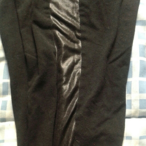 BLACK LEATHER SIDED LEGGINGS - Picture 2 of 2