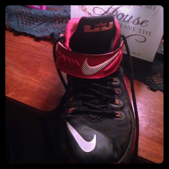 size 9.5 soldier 8 by: Lebron James
